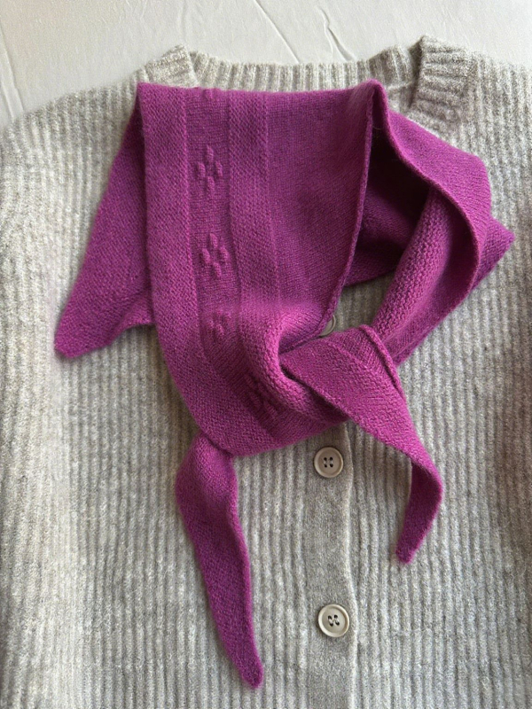 Trīsstūra vilnas šalle ar ziedu rakstu, 100% vilna, vienkāršs audums, saglabā siltumu, ziema, SJ-X2797