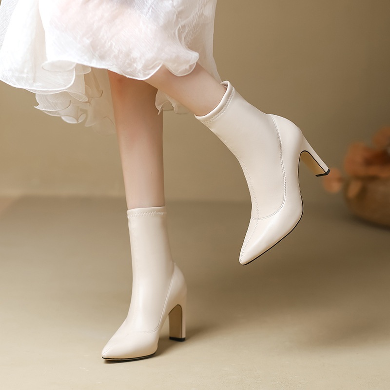 Μποτάκια Martin για γυναίκες με μυτερό δάκτυλο, μεσαίου ύψους χοντρό τακούνι (3–5 cm), πάνω μέρος από μικροϊνες, σόλα από καουτσούκ, πλαϊνό φερμουάρ