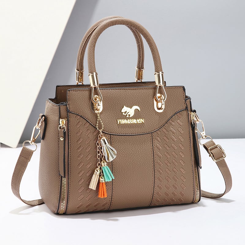 Tote torba u urbanom minimalističkom stilu, PU materijal, horizontalno pravokutni oblik, zatvarač