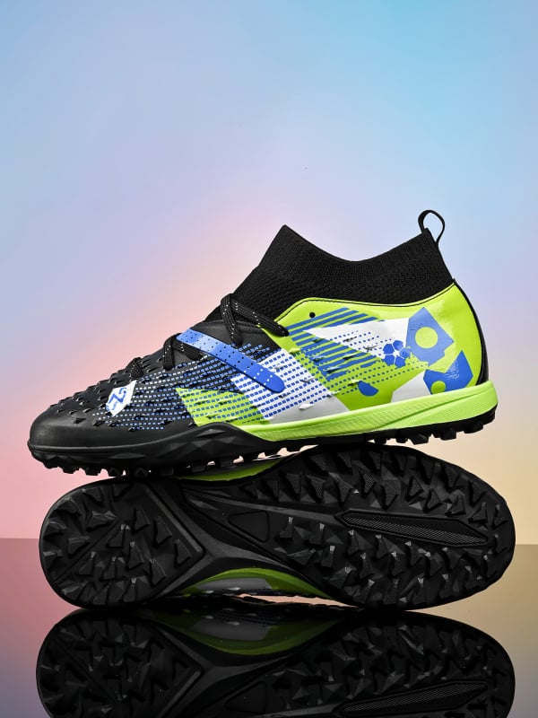 Futbola kurpes – Unisex, elpojošs augšējais slānis no sintētiskās ādas, gumijas zole, PU iekšzole, šņorēšana (Breathable upper, Synthetic leather, Rubber sole, PU insole, Lace-up)