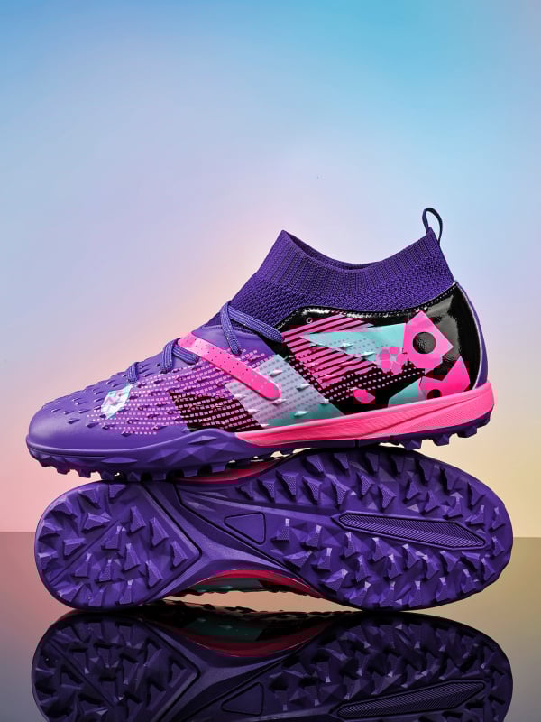 Futbola kurpes – Unisex, elpojošs augšējais slānis no sintētiskās ādas, gumijas zole, PU iekšzole, šņorēšana (Breathable upper, Synthetic leather, Rubber sole, PU insole, Lace-up)