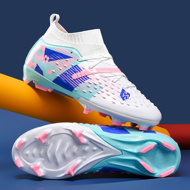 Futbola kurpes – Unisex, elpojošs augšējais slānis no sintētiskās ādas, gumijas zole, PU iekšzole, šņorēšana (Breathable upper, Synthetic leather, Rubber sole, PU insole, Lace-up)