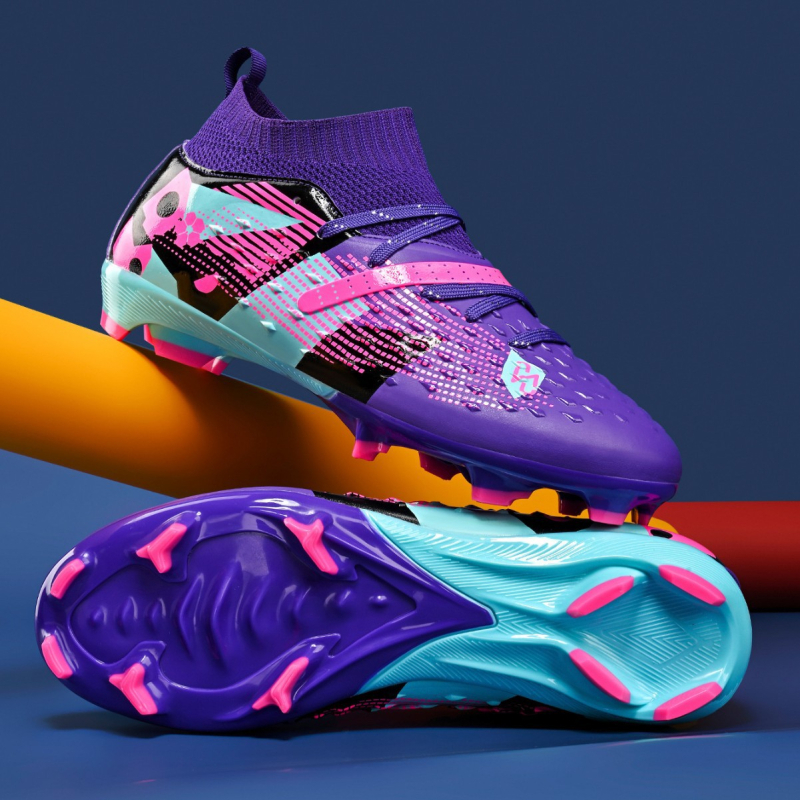 Futbola kurpes – Unisex, elpojošs augšējais slānis no sintētiskās ādas, gumijas zole, PU iekšzole, šņorēšana (Breathable upper, Synthetic leather, Rubber sole, PU insole, Lace-up)