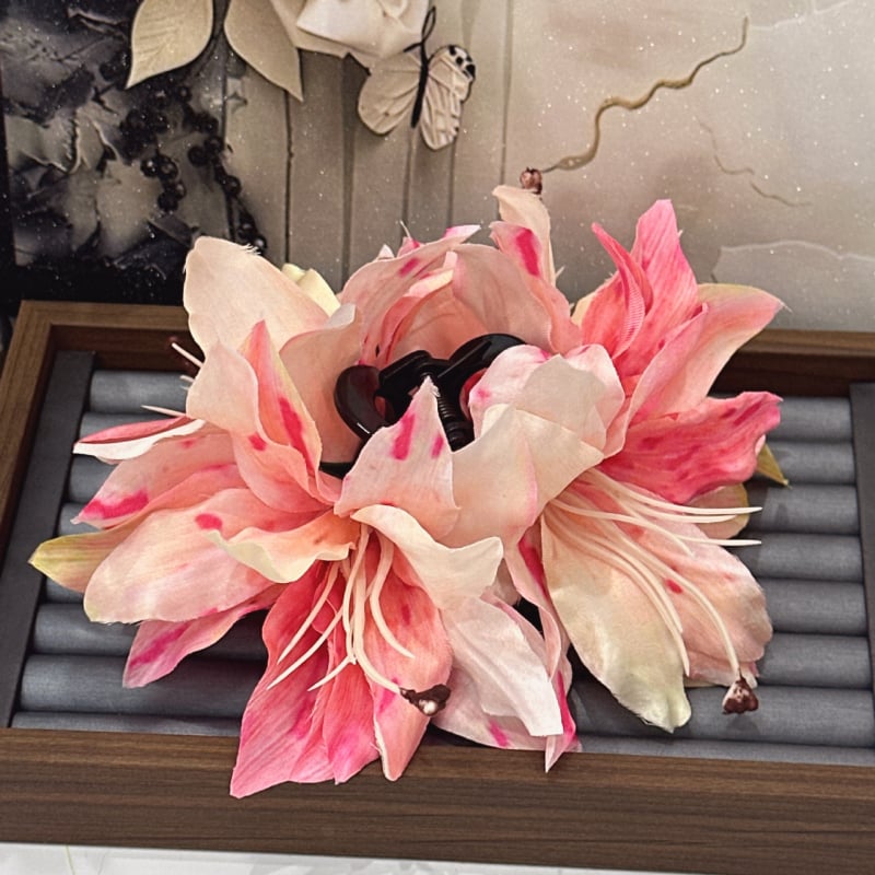 Matu aizdare - 3D lilijas zieds, 4 lilijas, roku darbs, fejas stils (Printed Lily)