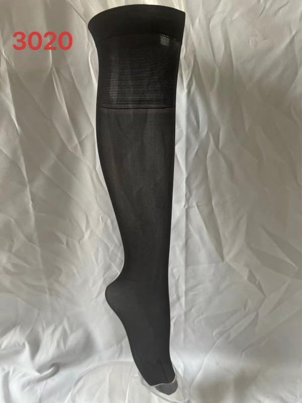 Мъжки чорапи до средно под коляното, нейлонови, едноцветни, тънък плат, 95–100% нейлон