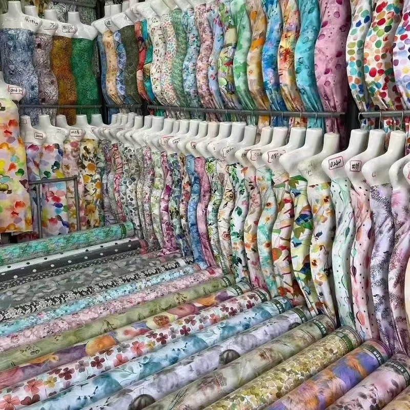 Kleita ķīniešu stilā ar 5D digitālo druku uz satīna-pamatu-silkas auduma, mīksta