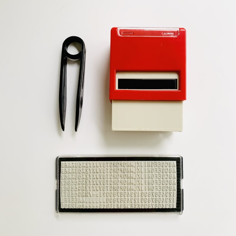 Dial stamp set – Пластмасов правоъгълен печат за финансови офисни нужди; възстановяване на мастило