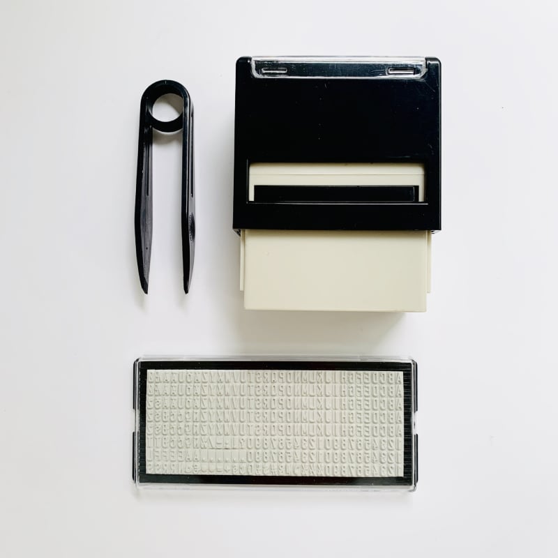 Dial stamp set – Пластмасов правоъгълен печат за финансови офисни нужди; възстановяване на мастило