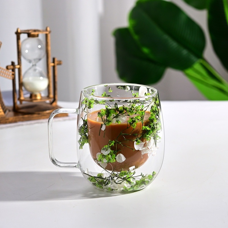 Šalica od borosilikatnog stakla s drškom, dvostrukog zida, dizajn suhih cvjetova, otporna na toplinu