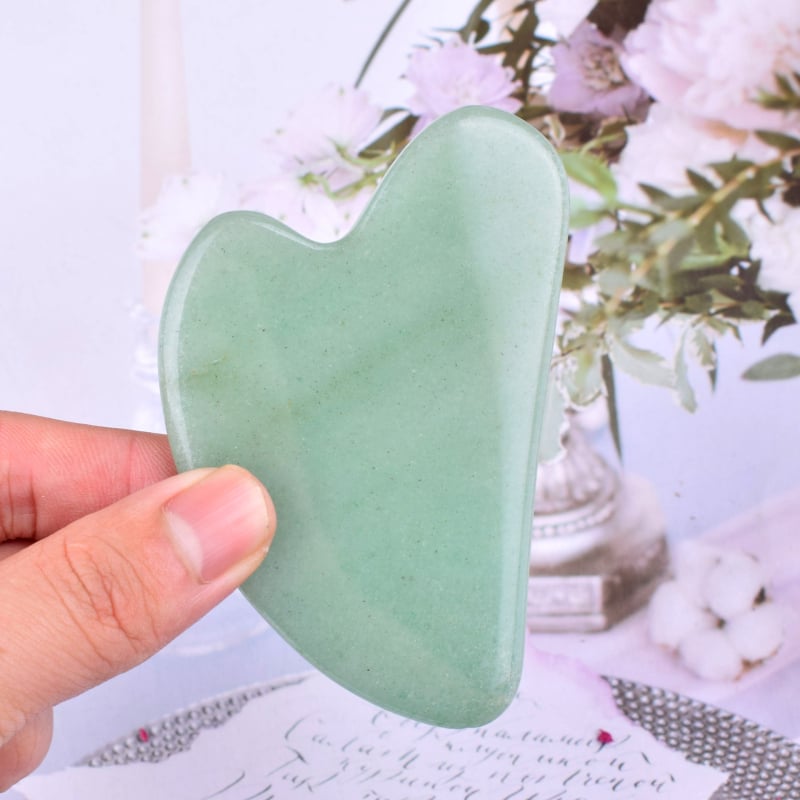 Сърцевидна дъска за лицев масаж от естествен кварц, полирана повърхност, персонализиране