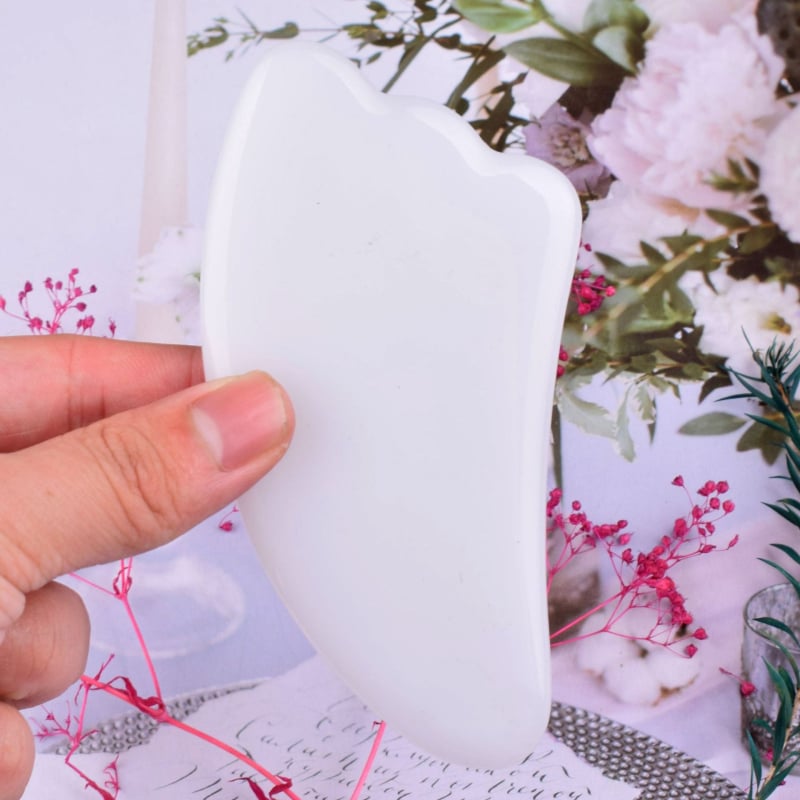 Сърцевидна дъска за лицев масаж от естествен кварц, полирана повърхност, персонализиране