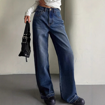 Sieviešu džinsi ar platām kājām, denims no kokvilnas ar elastānu, viduklis vidējā augstumā, 80–90% kokvilna un elastāns līdz 30%, enzīmu mazgāšana un balināšana