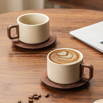 Rupjas keramikas kafijas krūzes un apakštase – taisnstūra cilindriska forma, rokas darbs, izturīgs pret siltumu, vintage stils