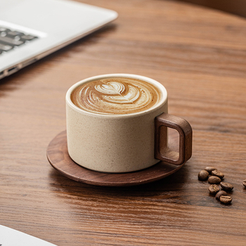 Rupjas keramikas kafijas krūzes un apakštase – taisnstūra cilindriska forma, rokas darbs, izturīgs pret siltumu, vintage stils