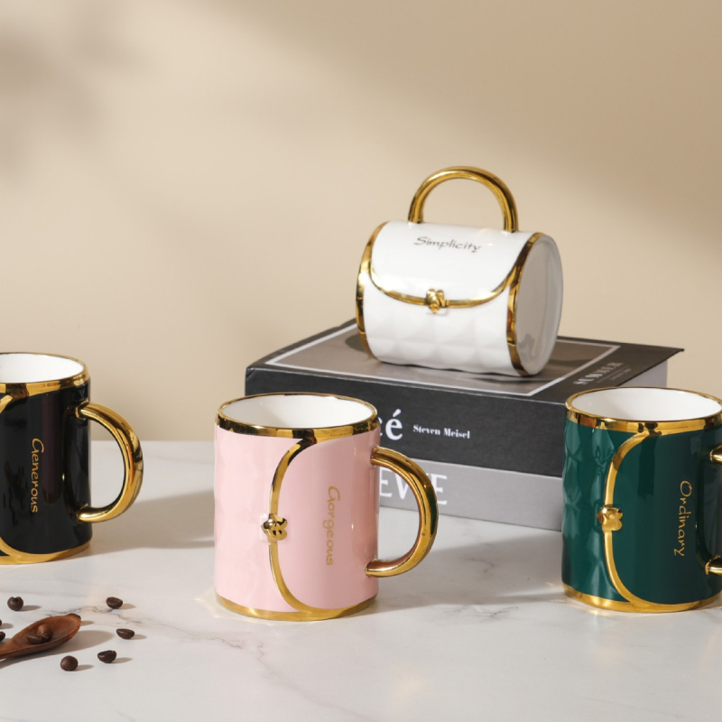 Keramikas krūze ar rokturi, karikatūras raksts, mikroviļņu krāsnij piemērota, svars 0,6 kg