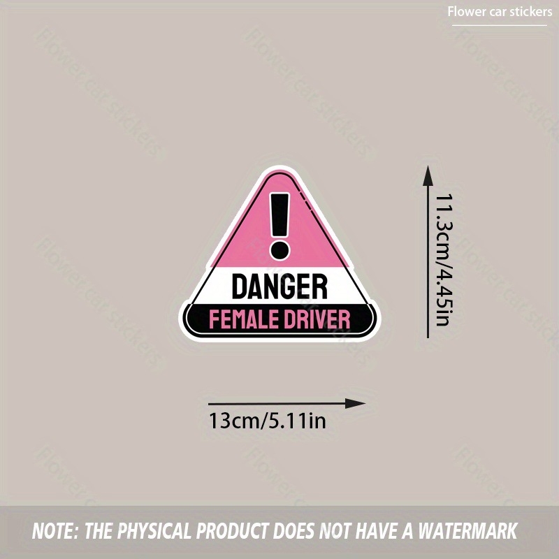 Įspėjimo lipdukas su PVC matinio danga — pavojinga vairuotoja (Medžiaga: PVC; Tipas: atšvaitiniai įspėjimo lipdukai; Montavimas: siurbimo puodelis)
