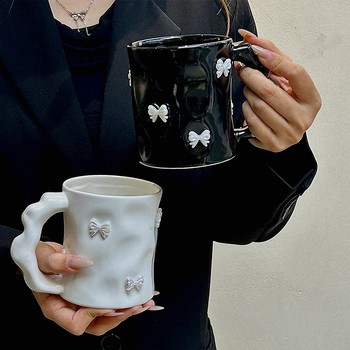 Käsitsi valmistatud portselanist kruus Camellia, ebakorrapärase kujuga, kõrge kuumuskindlus, mikrolaineahi sobiv, logotüübi trükkimine võimalik