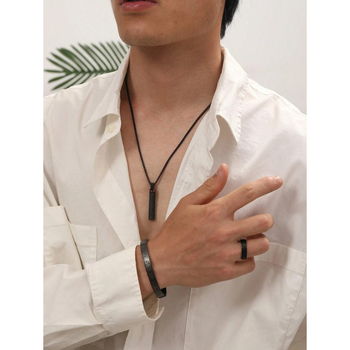 Kullatud meeste ehtedekomplekt — käevõru, sõrmus ja kaelakee Rooma numbritega