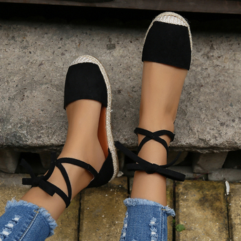 Kalurand sandaalid ümbersõlmitud rihmadega (pealne: kootud, tallp: kumm, ümar nina, madal ülaosa, hingavad)