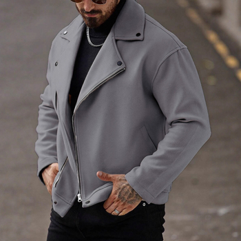 Jakk – sportlik, vaba lõige, lakk-kaelus, ühe rivi nööp