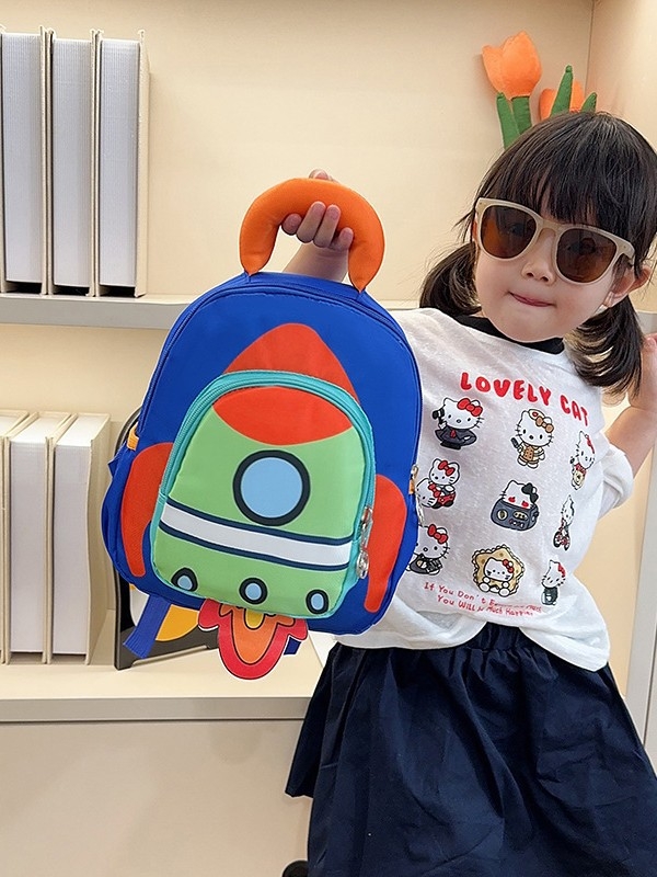 Lasteaia koolikotkarikatüüridega, ultrakerg Oxford materjalist, õhu padja õlapaelad, polüestri vooder