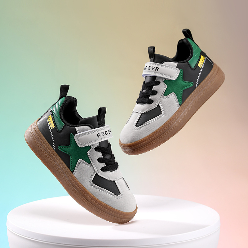 Laste spordijalatsid nahk ülaosaga, veekindlad, libisemiskindlad, Velcro-kinnitus, kerged