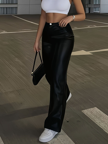 Naiste sirge lõikega püksid keskmise vööga, nahkjas välimusega kate, 90–95% polüester ja elastaan, pikad püksid, sügisel 2025
