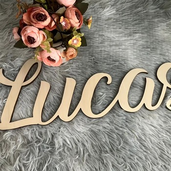 Drevená tabuľka s iniciálou - laserové rezanie, Basswood, moderný minimalistický štýl