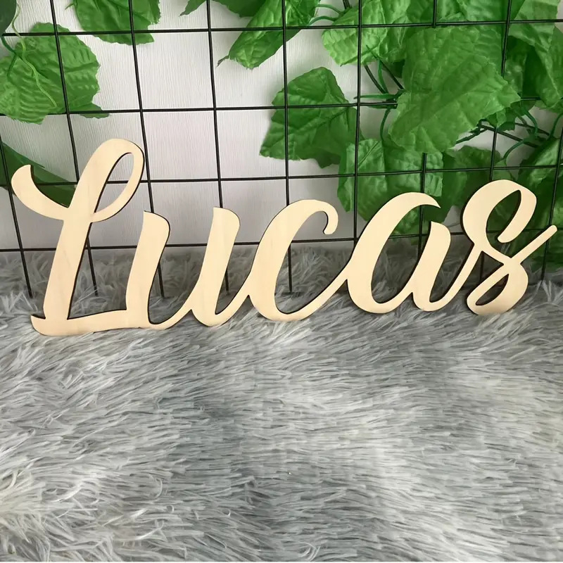 Drevená tabuľka s iniciálou - laserové rezanie, Basswood, moderný minimalistický štýl