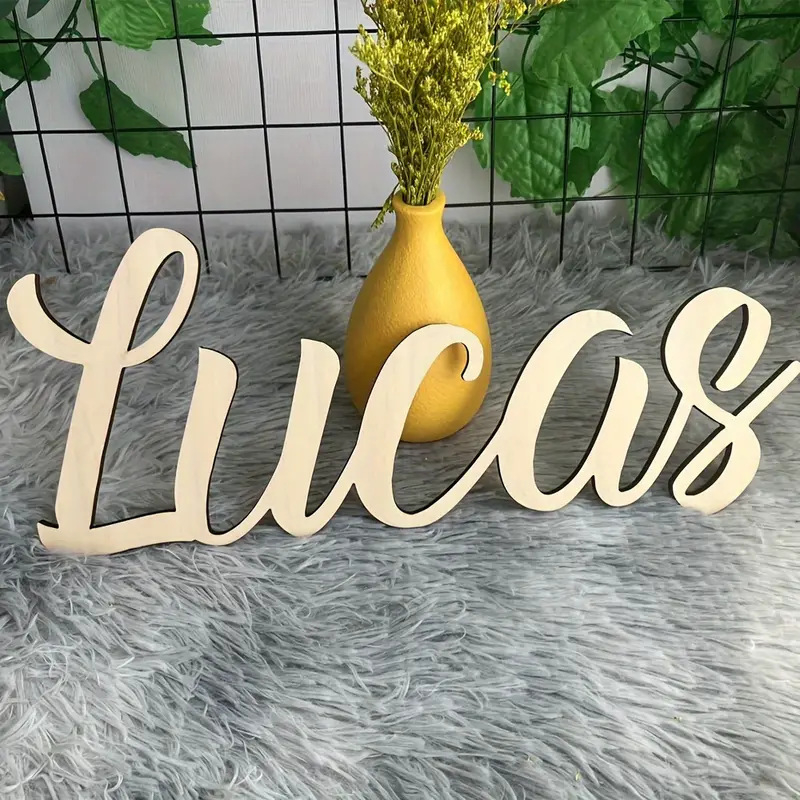 Drevená tabuľka s iniciálou - laserové rezanie, Basswood, moderný minimalistický štýl