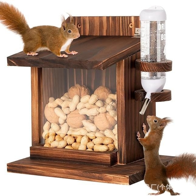 Puidust seinale kinnitatav söötja koduloomadele: linnud, oravad ja hamsterid, välistingimustes aias