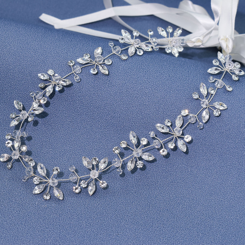 Juukseband kristallidega, sulam, naiselik stiil, geomeetriline kujundus, ruuduline muster, käsitöö