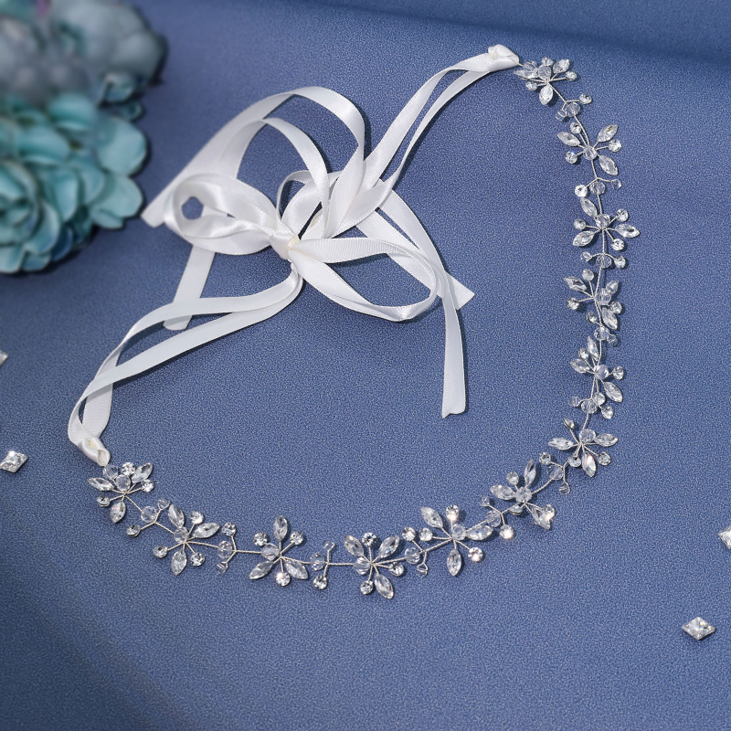 Juukseband kristallidega, sulam, naiselik stiil, geomeetriline kujundus, ruuduline muster, käsitöö