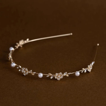 Guzhang ötvözet fejkendő gyöngyös és strasszos virágos fejpánt – elektroplattázás, pasztorális stílus, nyár 2025, nőknek