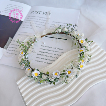 Laste juuksepein daisies ja tähtedega garland – käsitöö, plastik/resiin, Garland bränd, värske Mori stiil