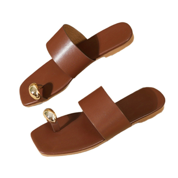 Női slip-on lapos talpú cipő, PU felsőrész, báránybőr bélés, gumi talp, egyszínű, talp vastagsága 0-3 cm