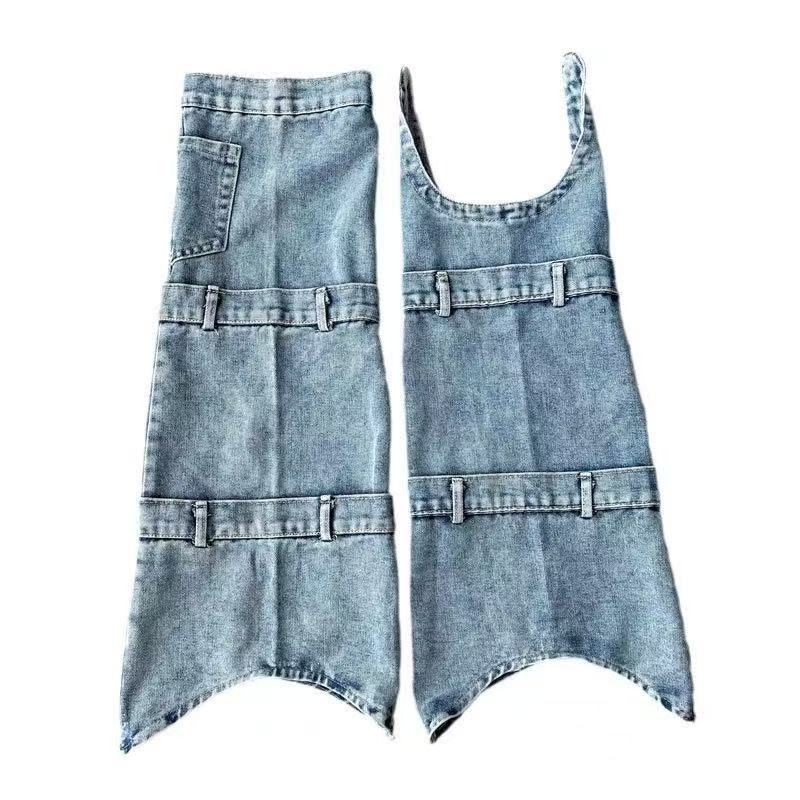 Denim džinsid madala talje, veidi laienevad säärmed, kolaaž-detail