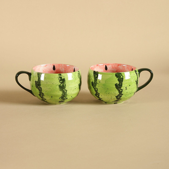 Käsitsi maalitud keraamiline kohvitass käepideme külge – arbuusi motiiv, allglazuuri dekoratsioon, värske ja armas stiil