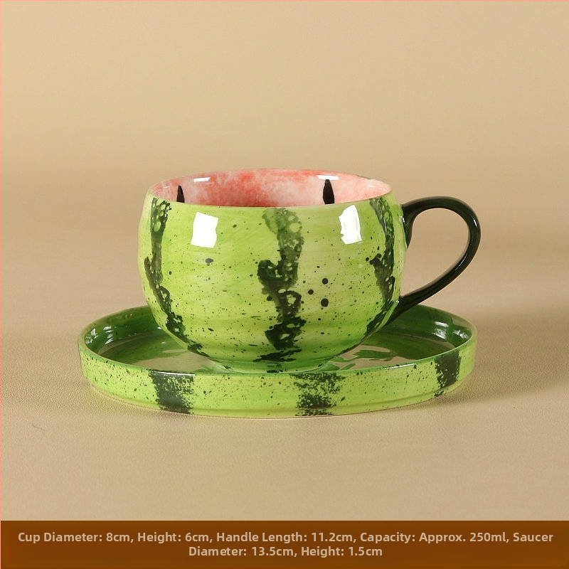 Käsitsi maalitud keraamiline kohvitass käepideme külge – arbuusi motiiv, allglazuuri dekoratsioon, värske ja armas stiil