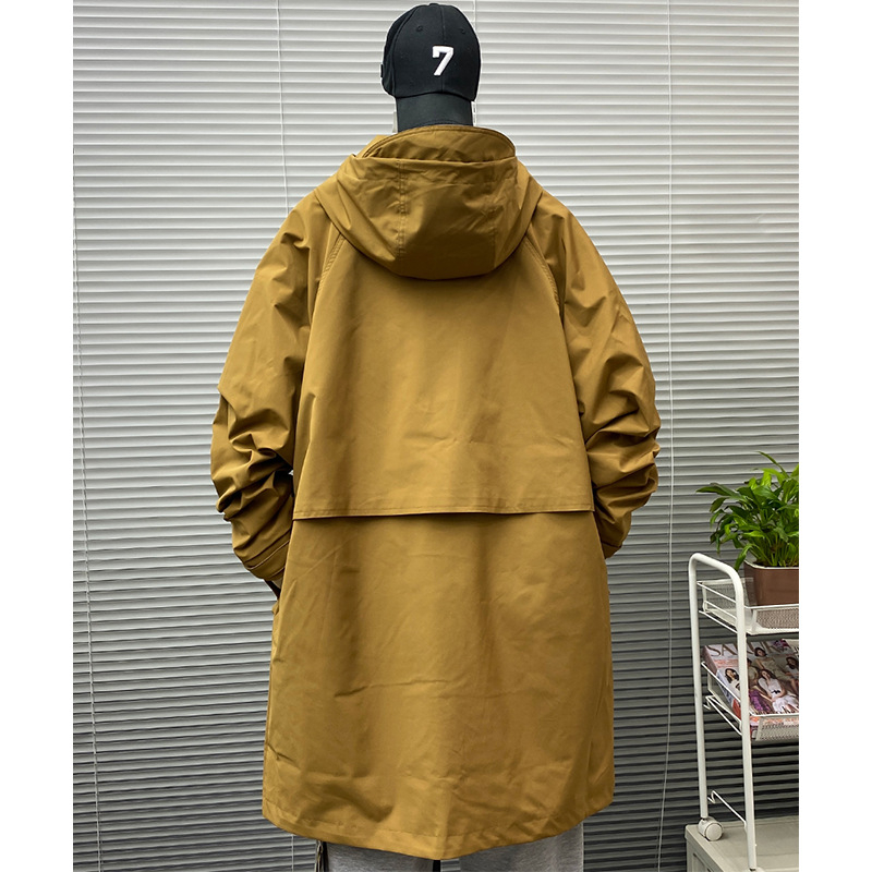 Mantel kõrge kraega, keskmise pikkusega tuulejope, tõmblukuga, vaba lõige, 3D plaastrakkud