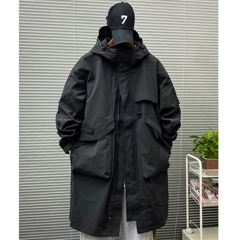 Mantel kõrge kraega, keskmise pikkusega tuulejope, tõmblukuga, vaba lõige, 3D plaastrakkud