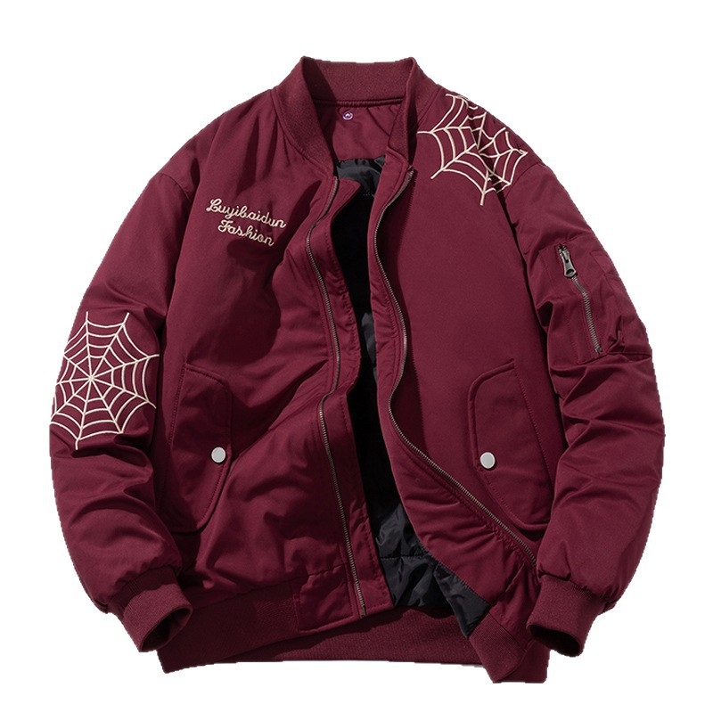 Brodeeritud Ameerika-stiilis beisboljakke meestele, vaba lõige, seisukaelaga, tõmblukk, paks materjal, polüesterseguga välja (väliskangas 50%, vooder 15%)