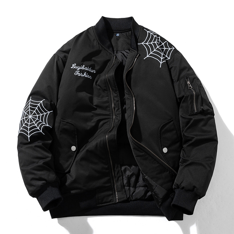 Brodeeritud Ameerika-stiilis beisboljakke meestele, vaba lõige, seisukaelaga, tõmblukk, paks materjal, polüesterseguga välja (väliskangas 50%, vooder 15%)