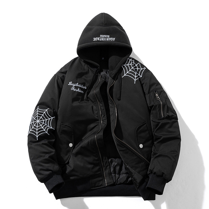 Brodeeritud Ameerika-stiilis beisboljakke meestele, vaba lõige, seisukaelaga, tõmblukk, paks materjal, polüesterseguga välja (väliskangas 50%, vooder 15%)