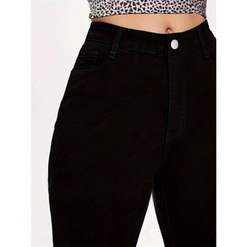 Igapäevased kõrge vööga sirge lõikega püksid, bambuskiududest kangas; peamine koostis: jänese karv; kõrge elastsus