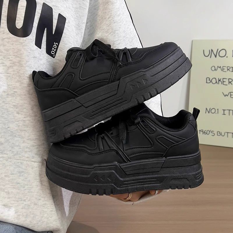 Naise platvormi sportjalatsid — ülemine: sünteetiline nahk; tald: kumm; kinnitamine: paeltega; madal varre (0–3 cm); sisetald EVA; funktsioonid: kõrgendamine, hingav, kerge