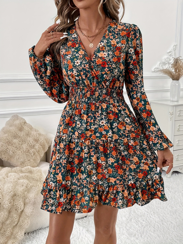 Polüesterist kleit lillemustriga, V-kaelus, laternkäised, keskmise pikkusega puf seelik