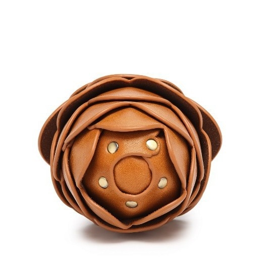 PU nahast ananassi kujuline käekott, magnetlukuga, sisetasku dokumentide jaoks, mudel P99, 2025. aasta kevad