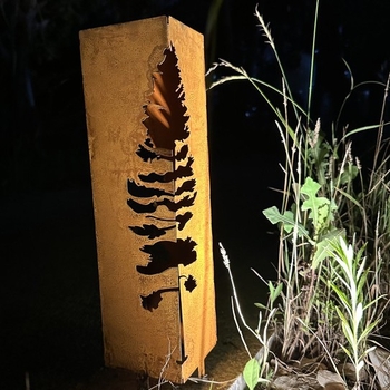 Mändpuu aedkolonn, rauast kunstlille sisestus, metallist aiadekor, välist valgustus, stiil pastorālais/naturālais/modern minimalistlik