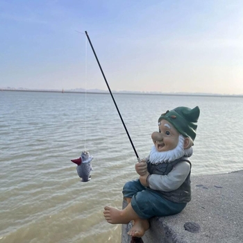 Resiinist käsitöökaunistus – kalastav haldjas aeda ja tiigi jaoks, Euroopa stiil